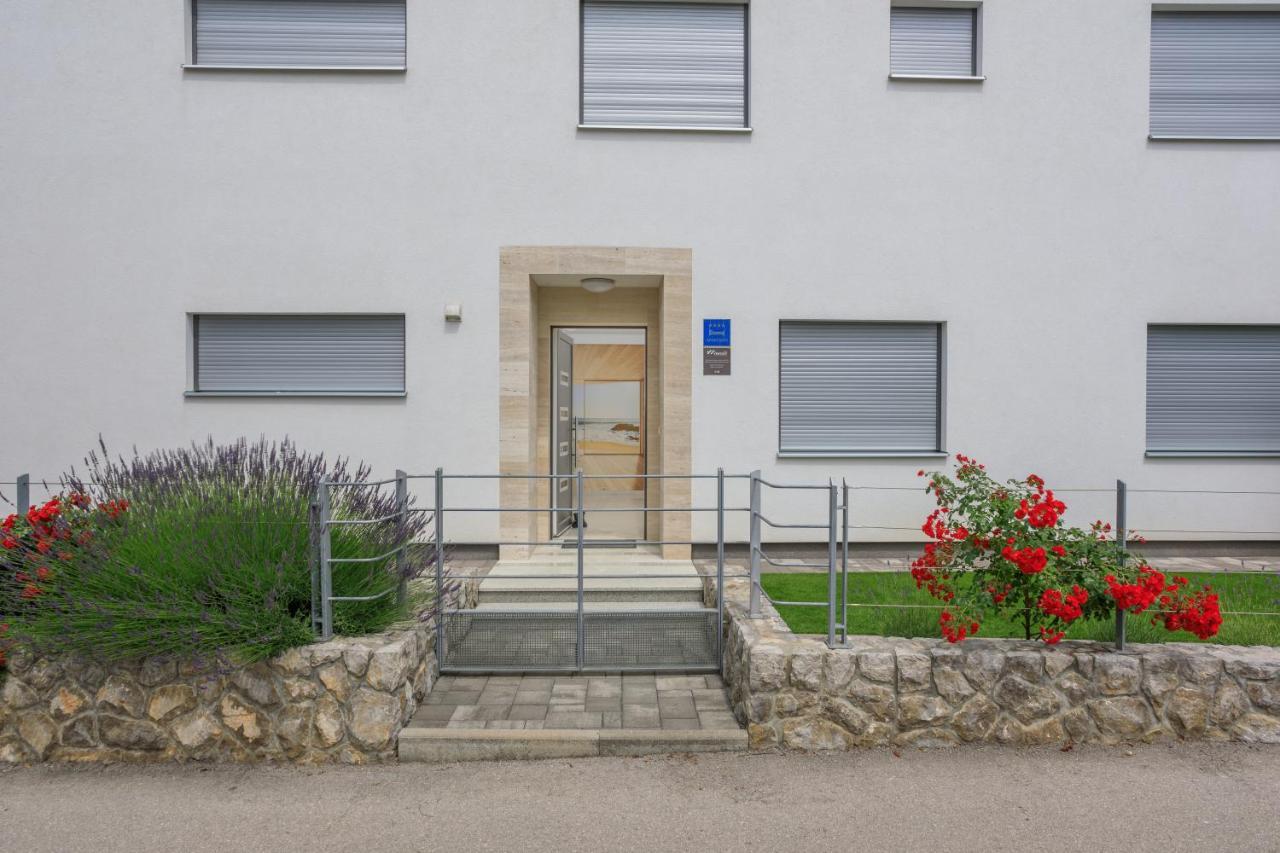 Apartments Vengust Малинска Экстерьер фото